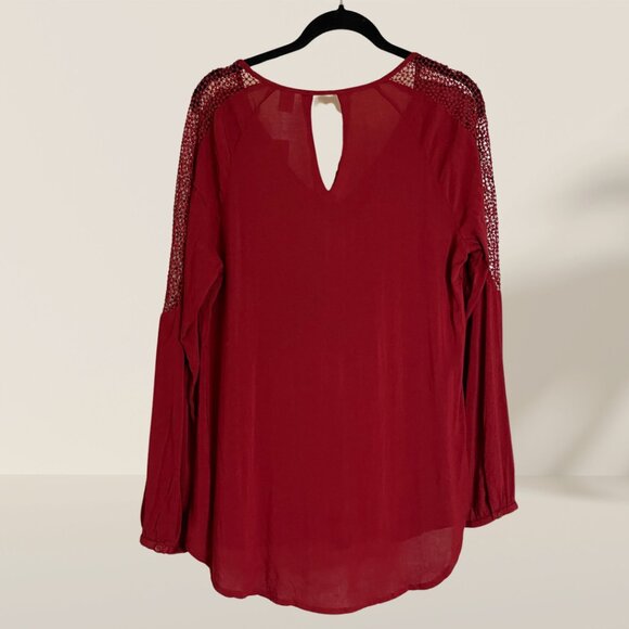 ✨ Old Navy Burgundy Crochet Sleeve Blouse - Size M (New with Tags!) - Picture 7 of 7